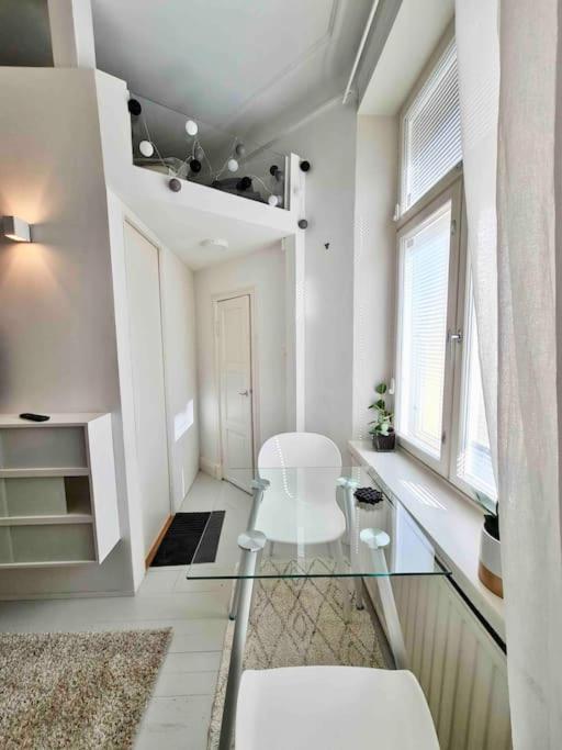 Stylish Studio In Downtown Хельсинки Экстерьер фото